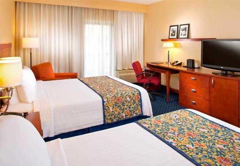 Courtyard By Marriott Memphis Airport Hotel Екстериор снимка