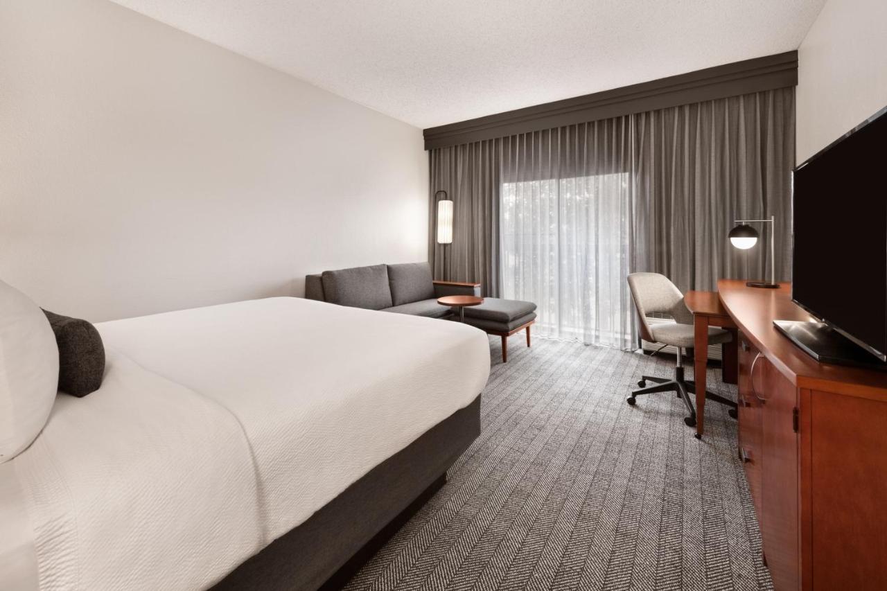 Courtyard By Marriott Memphis Airport Hotel Екстериор снимка