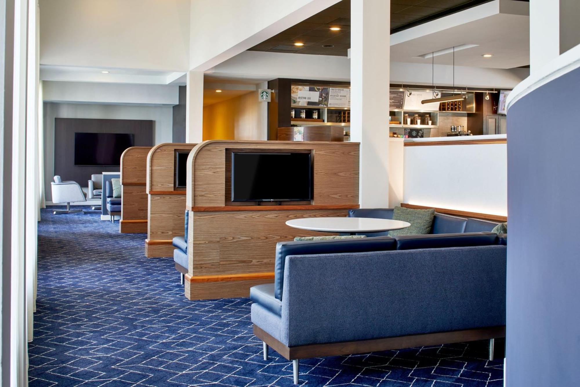 Courtyard By Marriott Memphis Airport Hotel Екстериор снимка