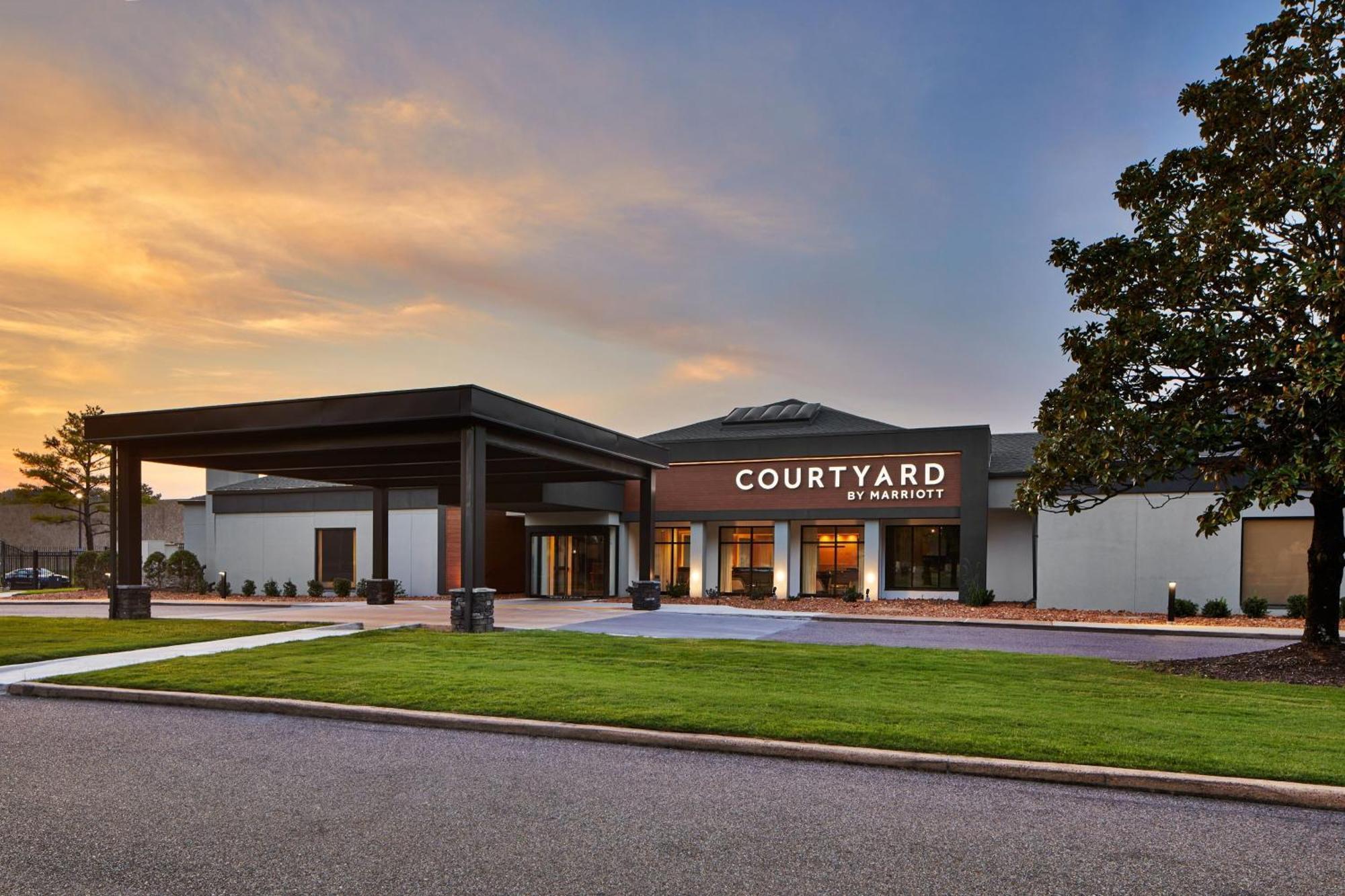 Courtyard By Marriott Memphis Airport Hotel Екстериор снимка