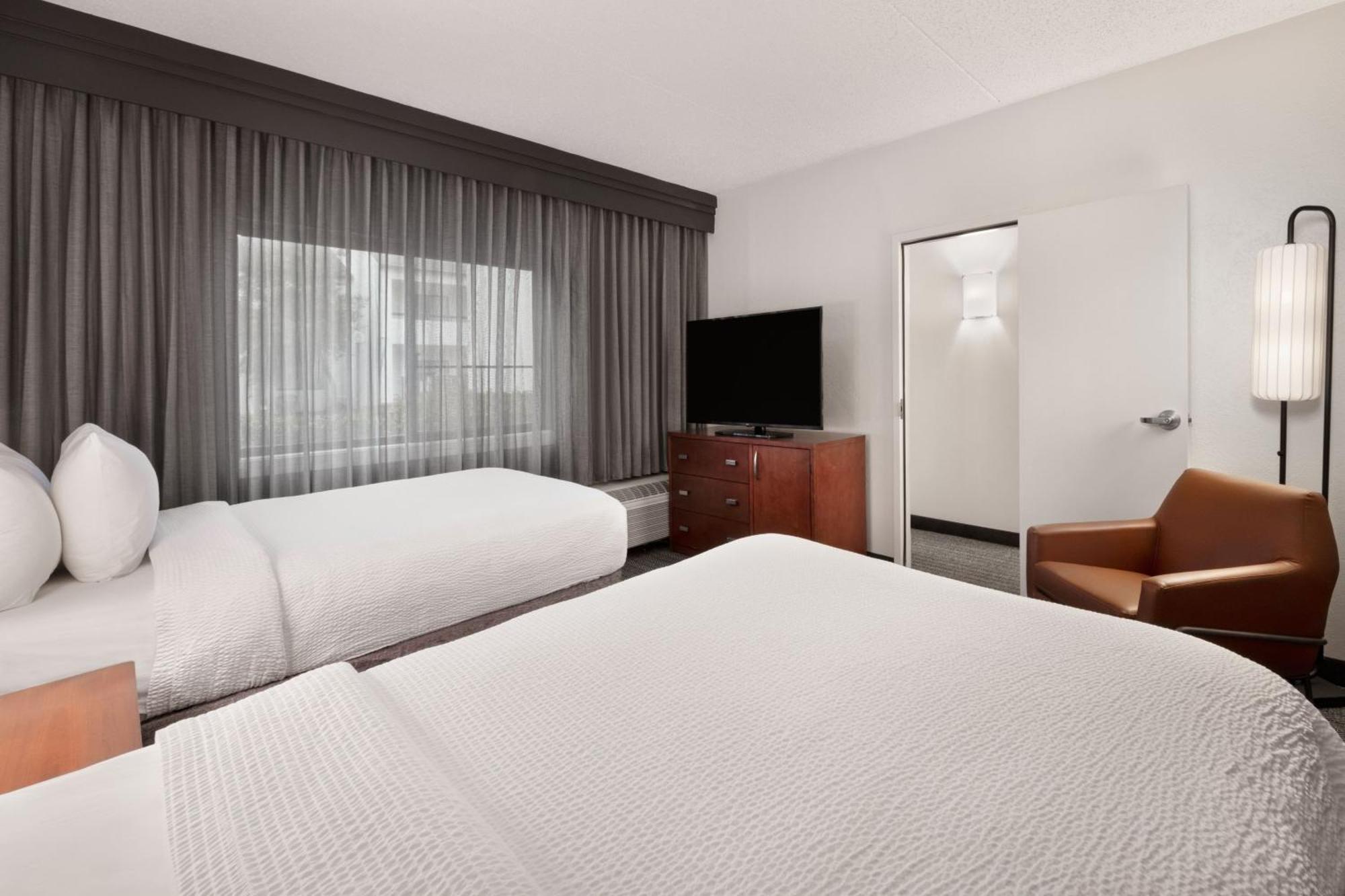 Courtyard By Marriott Memphis Airport Hotel Екстериор снимка