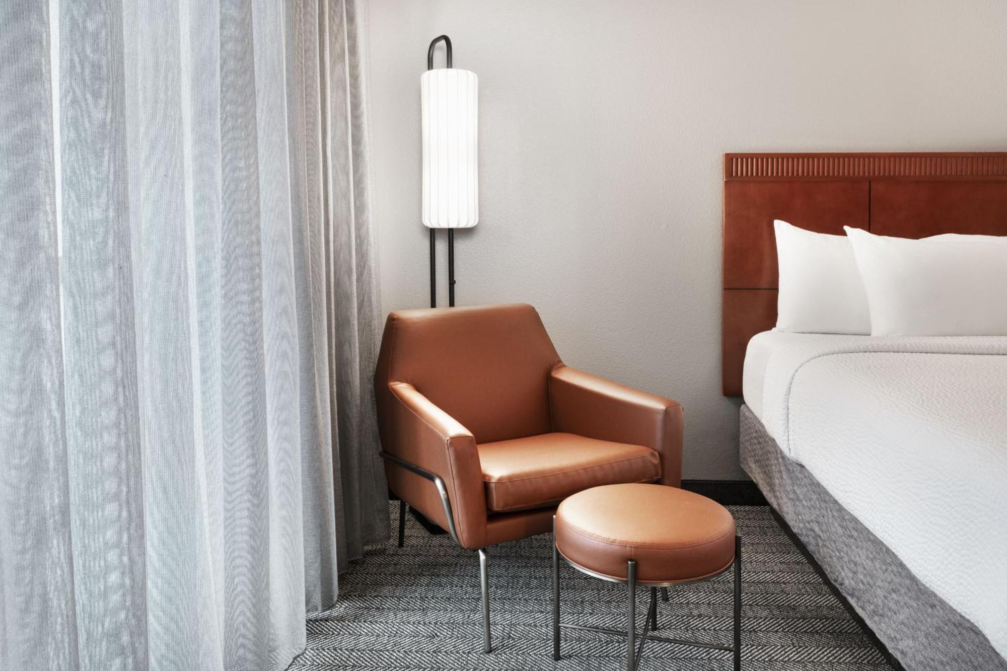 Courtyard By Marriott Memphis Airport Hotel Екстериор снимка