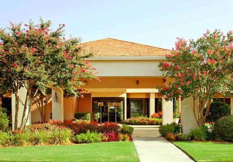 Courtyard By Marriott Memphis Airport Hotel Екстериор снимка