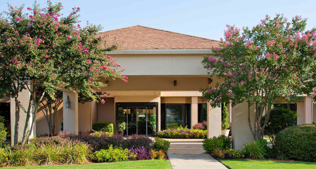 Courtyard By Marriott Memphis Airport Hotel Екстериор снимка